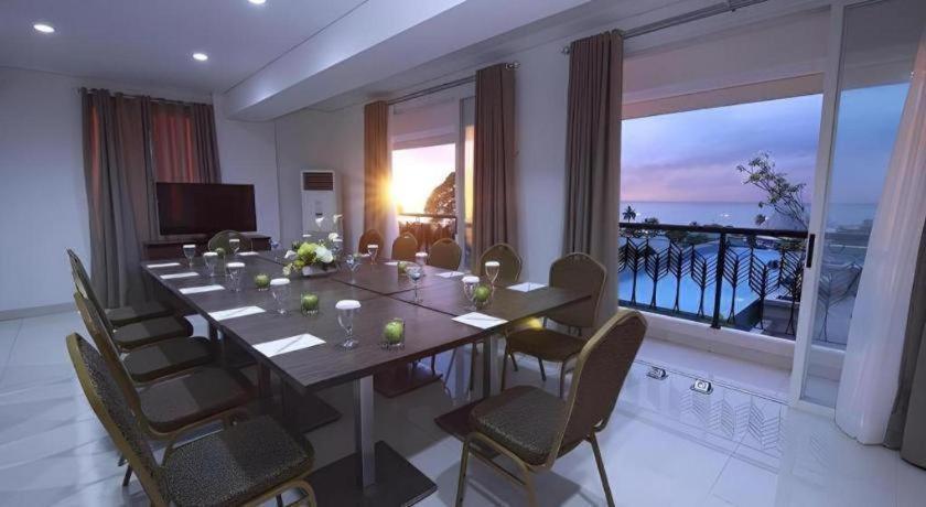 Hw Hotel Padang المظهر الخارجي الصورة
